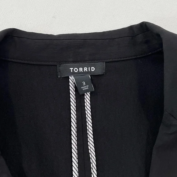 TORRID • 3/4 sleeve blazer coat - Picture 9 of 10